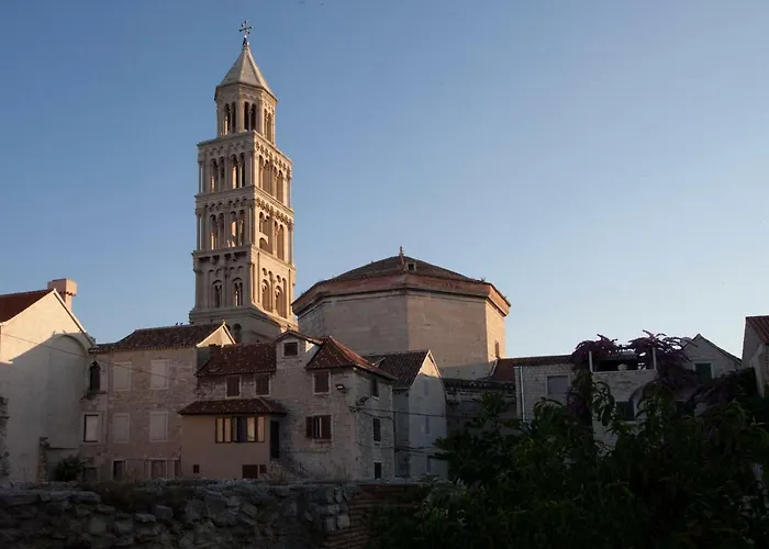 Emperor's Chambers Luxury アパート