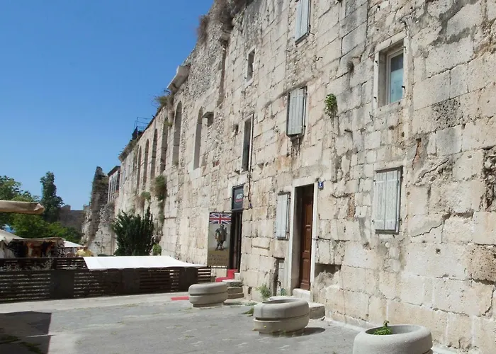 Emperor's Chambers Luxury アパート *