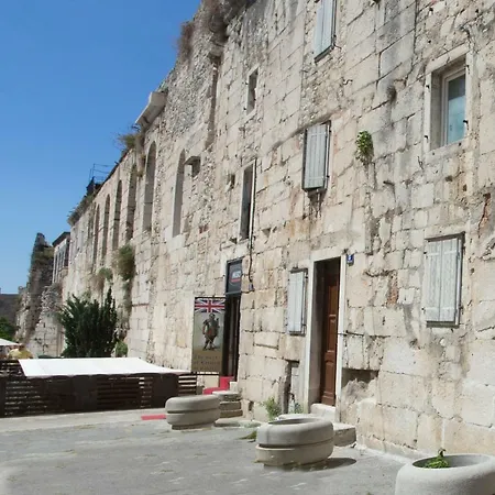 Emperor's Chambers Luxury Apartamento *